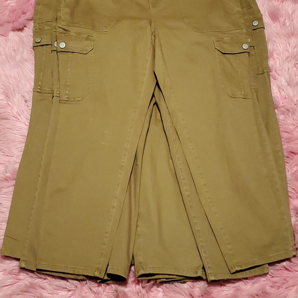 TERRA AND SKY SKINNY MID-RISE CARGO PANTS ๐ - Picture 3 of 10